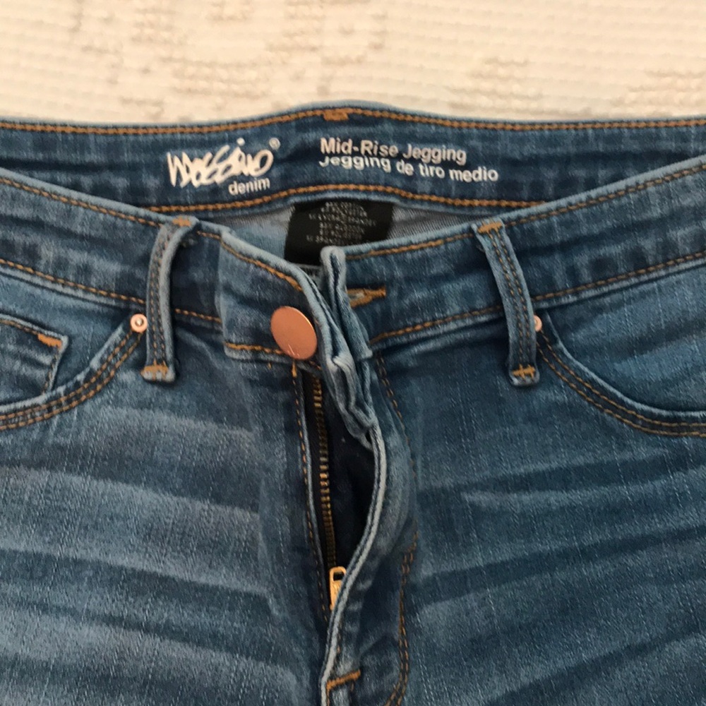 Jeans - Picture 2 of 3